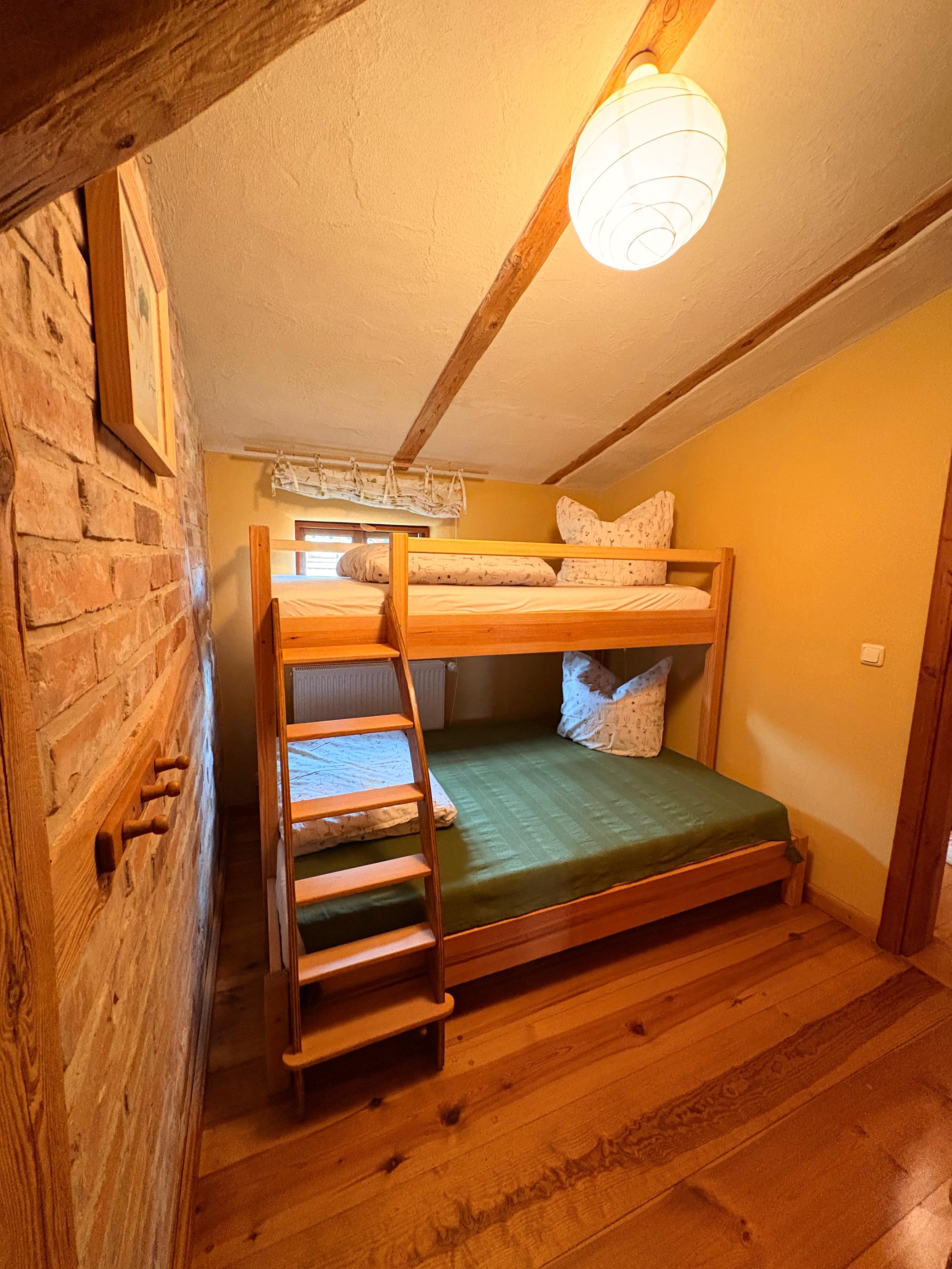 Kinderzimmer mit Hochbett